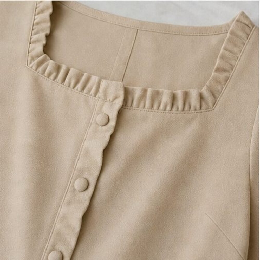 Sand Button Blouse - Picture 4 of 6